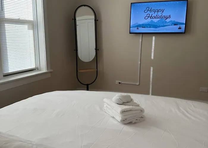 Holiday home Sleeps 26 • Modern Multi-unit • Gym • Workspaces