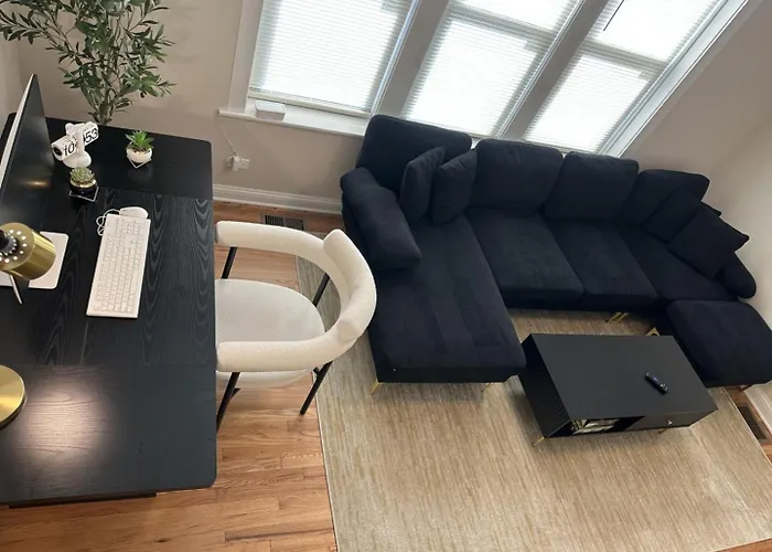 Holiday home Sleeps 26 • Modern Multi-unit • Gym • Workspaces *