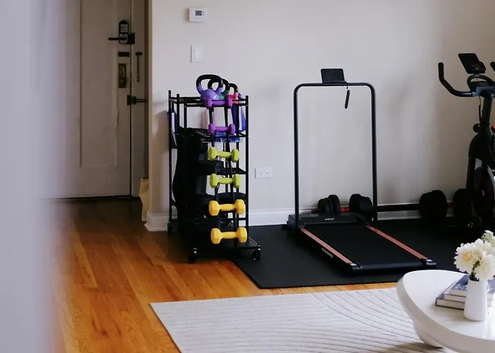 Sleeps 26 • Modern Multi-unit • Gym • Workspaces Holiday home *