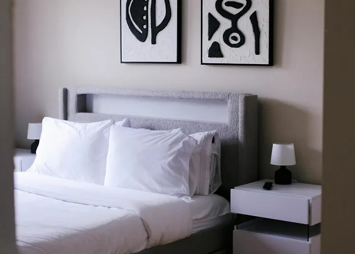 Hébergement de vacances Sleeps 26 • Modern Multi-unit • Gym • Workspaces *