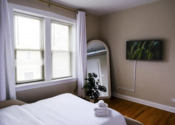 Holiday home Sleeps 26 • Modern Multi-unit • Gym • Workspaces
