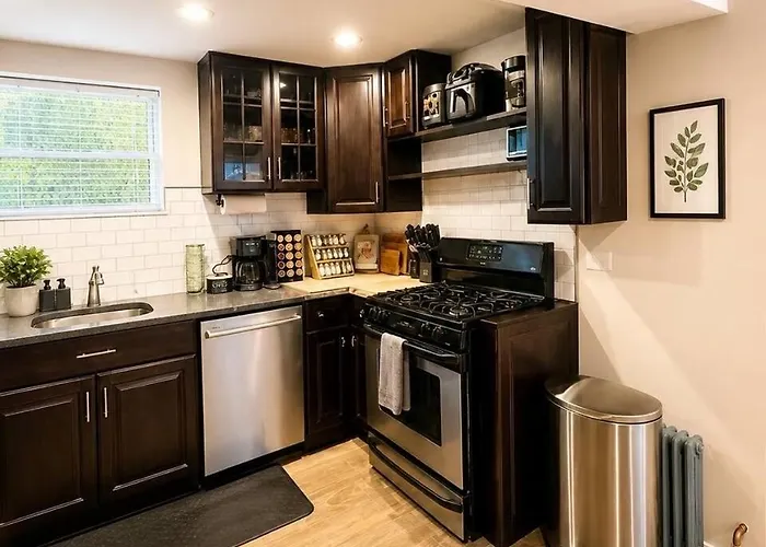 Holiday home Sleeps 26 • Modern Multi-unit • Gym • Workspaces