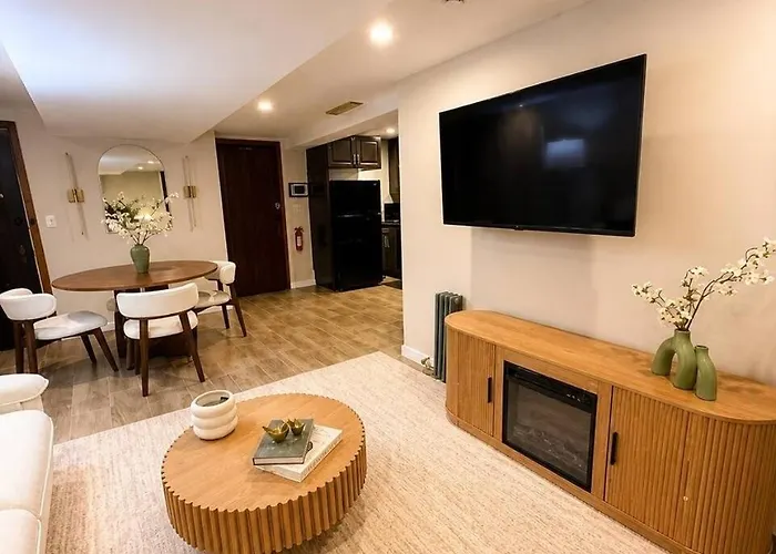 Hébergement de vacances Sleeps 26 • Modern Multi-unit • Gym • Workspaces Chicago