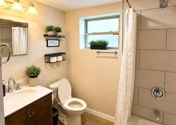 Sleeps 26 • Modern Multi-unit • Gym • Workspaces Holiday home